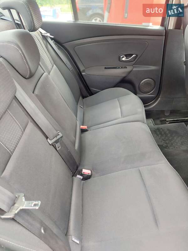 Седан Renault Fluence 2011 в Львове