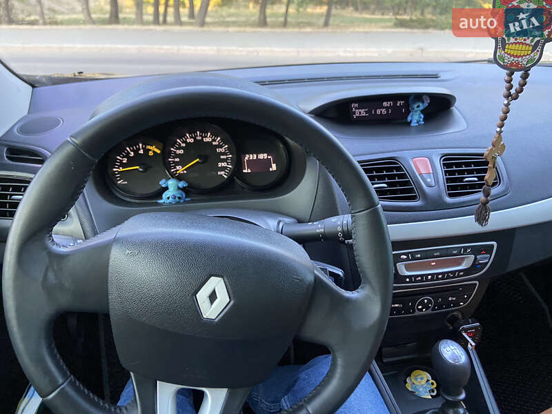 Седан Renault Fluence 2010 в Кропивницком