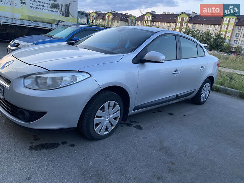 Седан Renault Fluence 2010 в Киеве