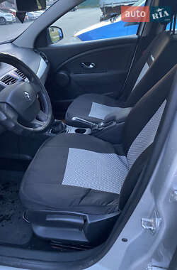 Седан Renault Fluence 2010 в 