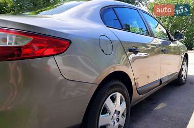 Седан Renault Fluence 2011 в 