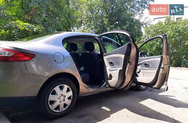 Седан Renault Fluence 2011 в 