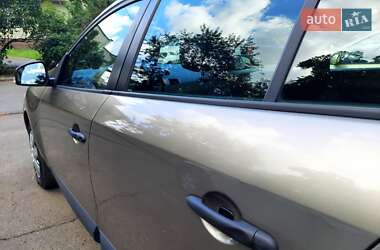 Седан Renault Fluence 2011 в 