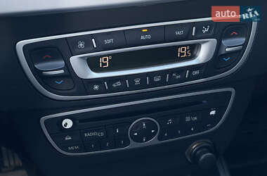Седан Renault Fluence 2012 в 