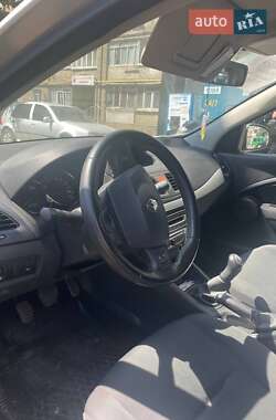 Седан Renault Fluence 2011 в 