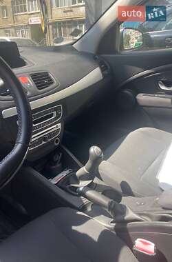 Седан Renault Fluence 2011 в 