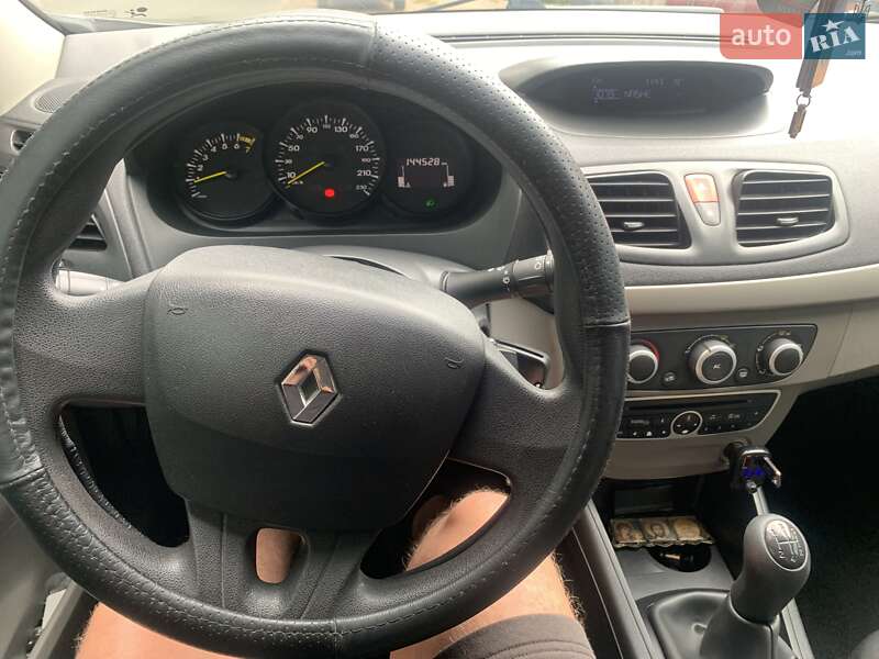 Седан Renault Fluence 2011 в Бучі