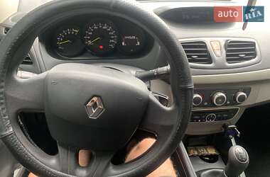 Седан Renault Fluence 2011 в 