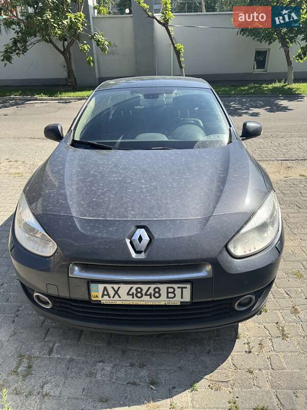Седан Renault Fluence 2012 в 