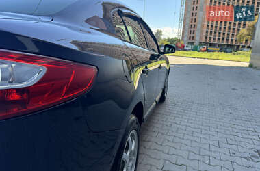 Седан Renault Fluence 2012 в 