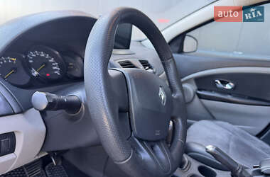 Седан Renault Fluence 2012 в 