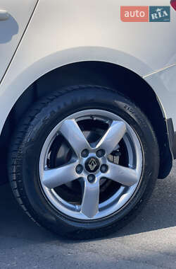 Седан Renault Fluence 2013 в 