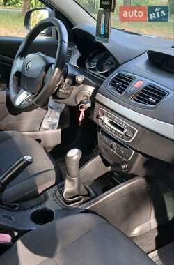 Седан Renault Fluence 2011 в 