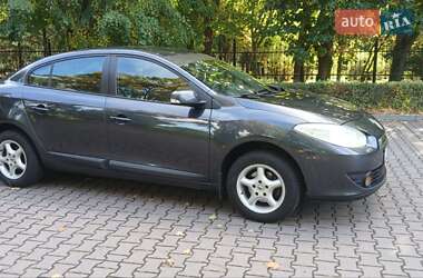 Седан Renault Fluence 2011 в 
