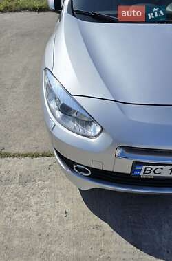 Седан Renault Fluence 2012 в Нетешине