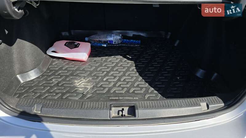 Седан Renault Fluence 2012 в Нетешине фото 20 Седан Renault Fluence 2012 в Нетешине