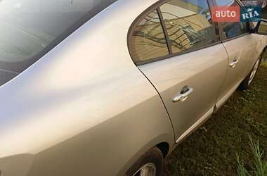 Седан Renault Fluence 2011 в 
