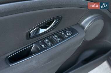 Седан Renault Fluence 2012 в 