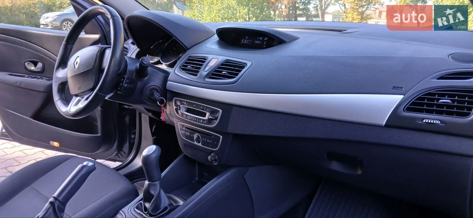 2011 Renault Fluence - мініатюра 2