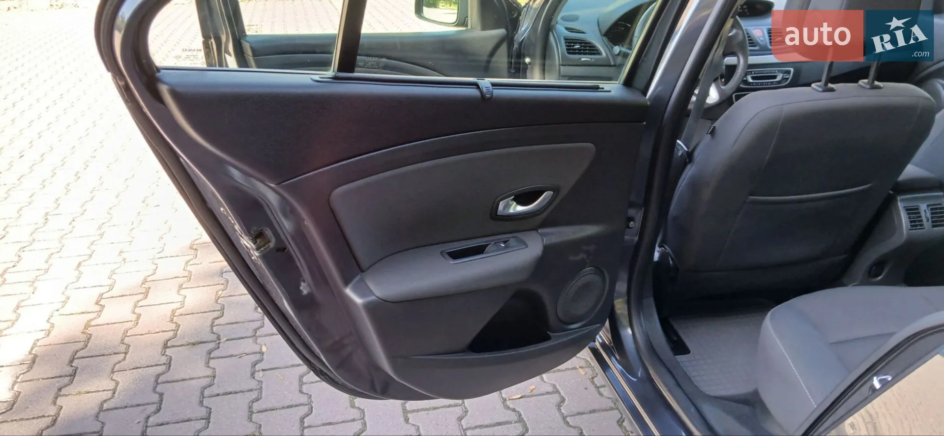 2011 Renault Fluence - мініатюра 9
