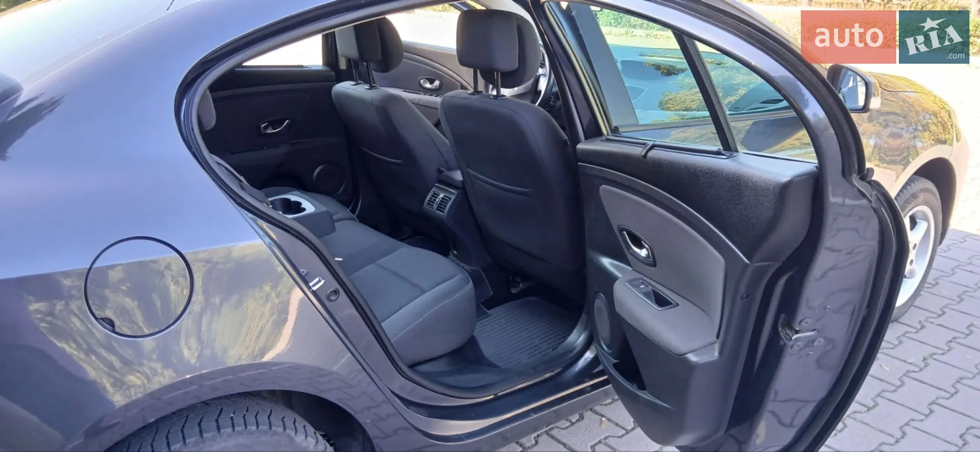 2011 Renault Fluence - мініатюра 11