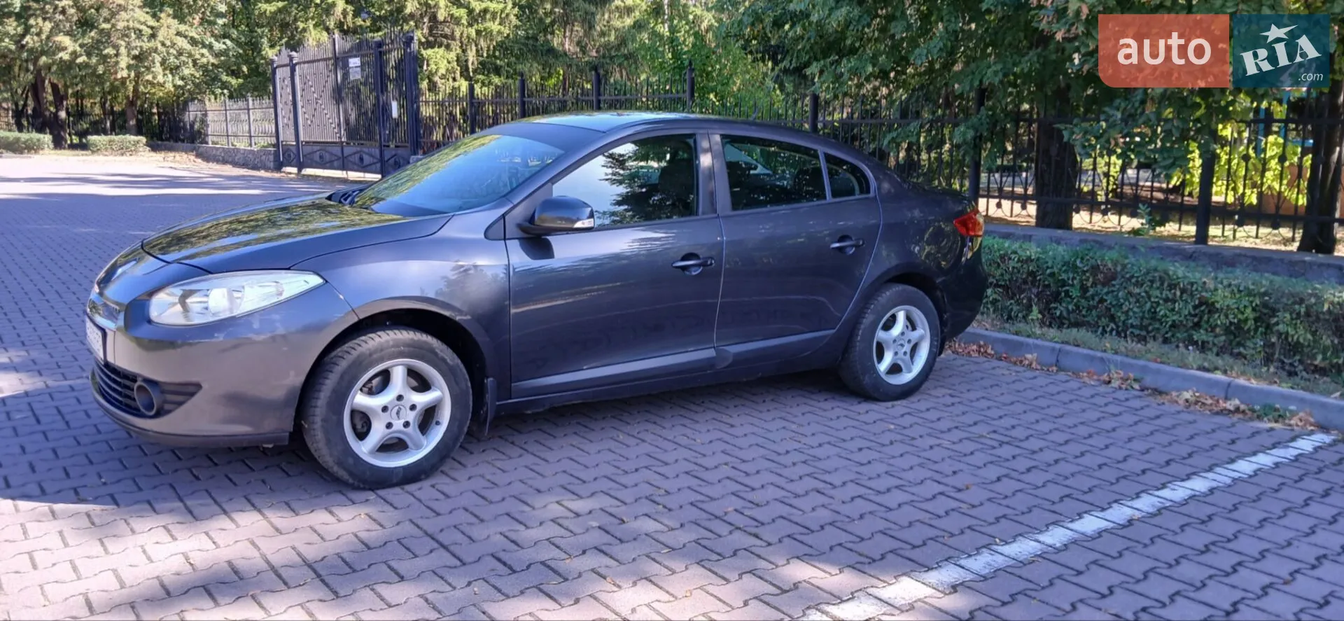 2011 Renault Fluence - мініатюра 15