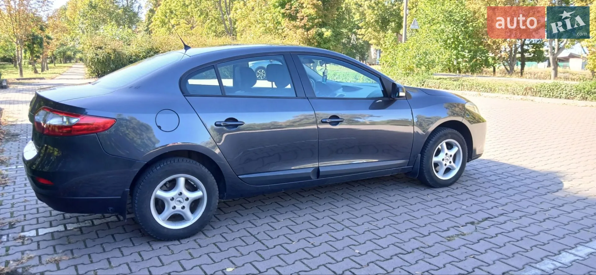 2011 Renault Fluence - мініатюра 19