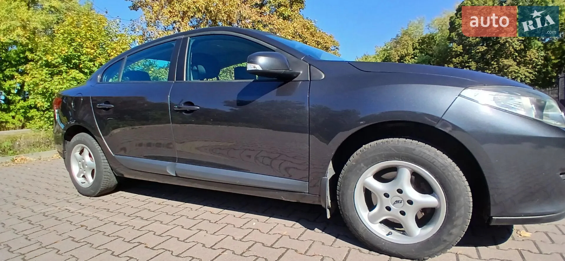 2011 Renault Fluence - мініатюра 28
