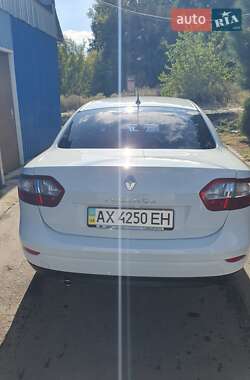 Седан Renault Fluence 2011 в 