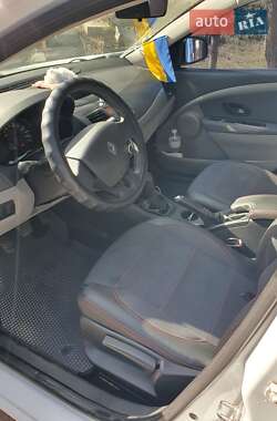 Седан Renault Fluence 2011 в 