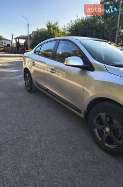 Седан Renault Fluence 2012 в 