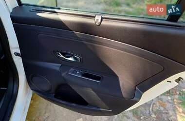 Седан Renault Fluence 2012 в 
