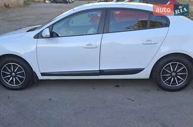Седан Renault Fluence 2012 в 