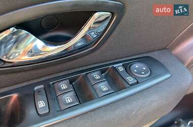 Седан Renault Fluence 2015 в 