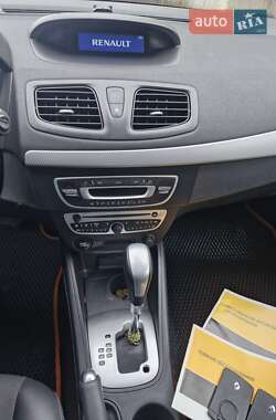 Седан Renault Fluence 2011 в 
