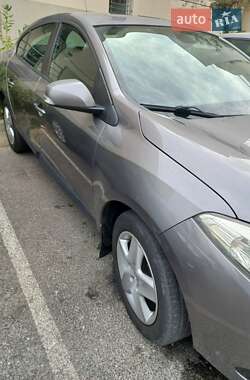Седан Renault Fluence 2015 в 