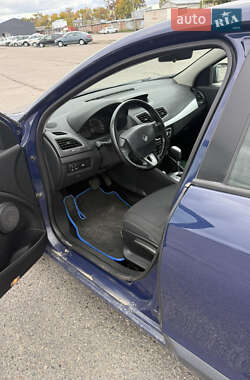 Седан Renault Fluence 2010 в 