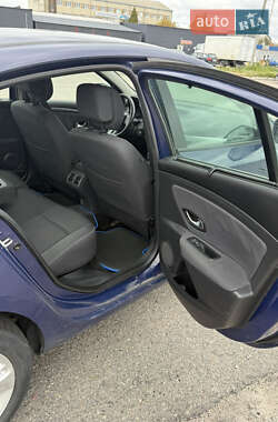 Седан Renault Fluence 2010 в 
