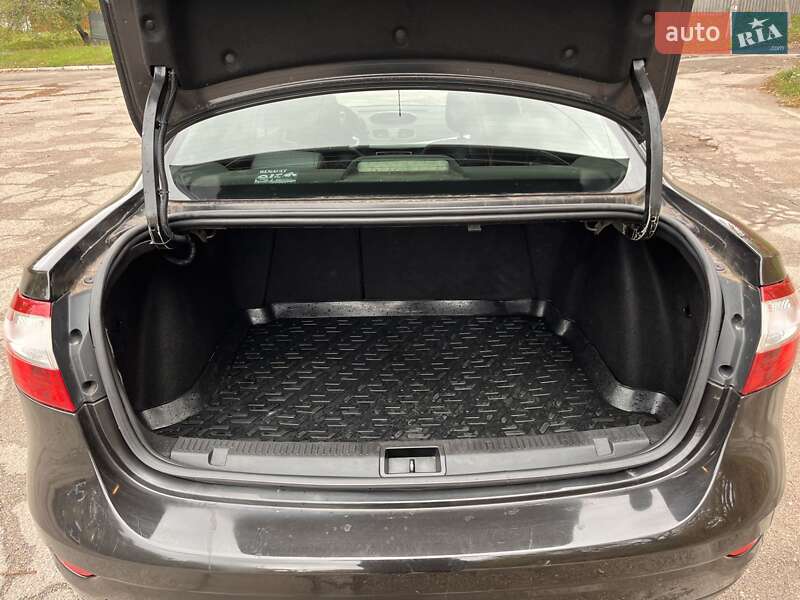 Седан Renault Fluence 2012 в Смеле