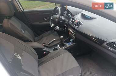 Седан Renault Fluence 2011 в 