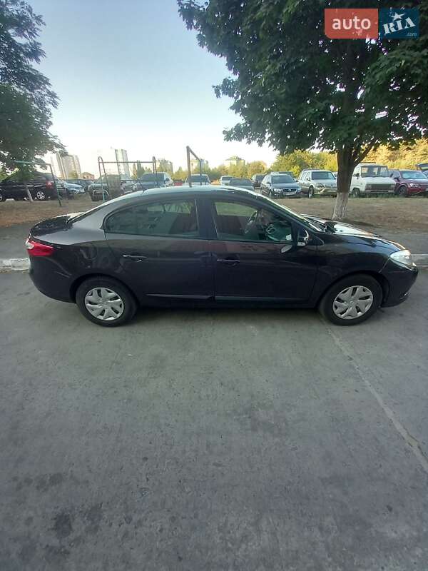 Седан Renault Fluence 2013 в Вараше