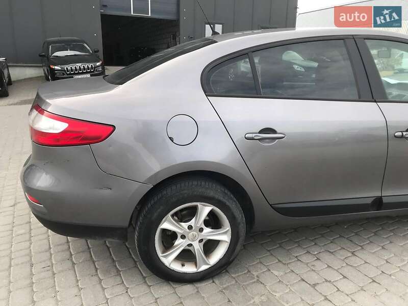 Седан Renault Fluence 2013 в Львове