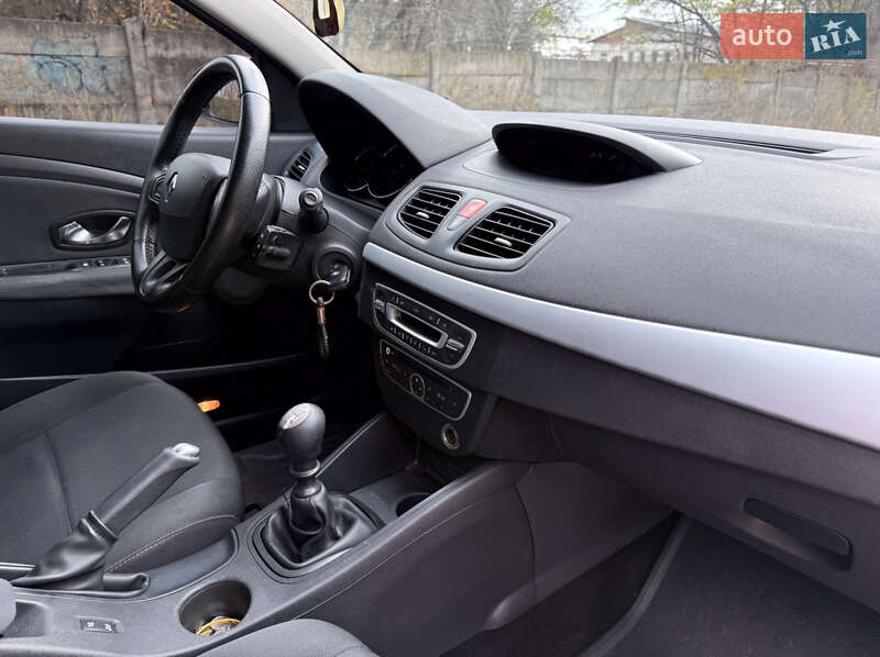 Седан Renault Fluence 2010 в Івано-Франківську фото 19 Седан Renault Fluence 2010 в Івано-Франківську
