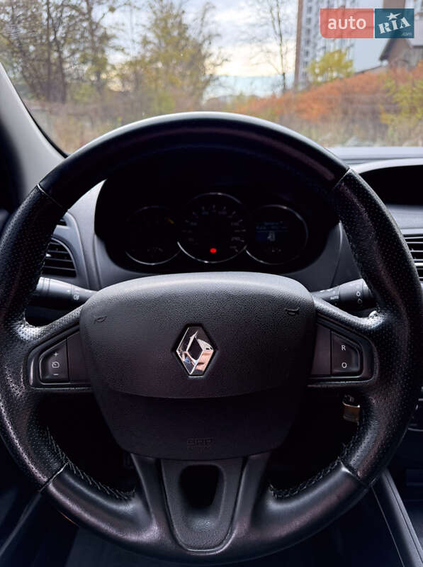 Седан Renault Fluence 2010 в Івано-Франківську фото 25 Седан Renault Fluence 2010 в Івано-Франківську