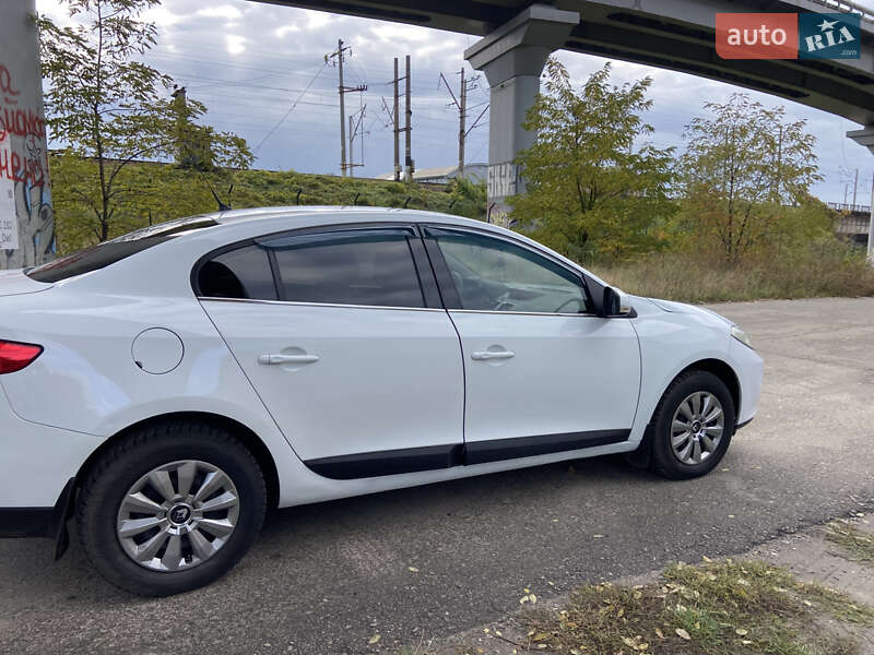 Седан Renault Fluence 2010 в Киеве