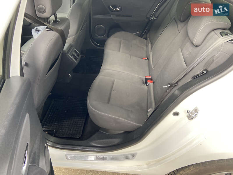 Седан Renault Fluence 2010 в Киеве