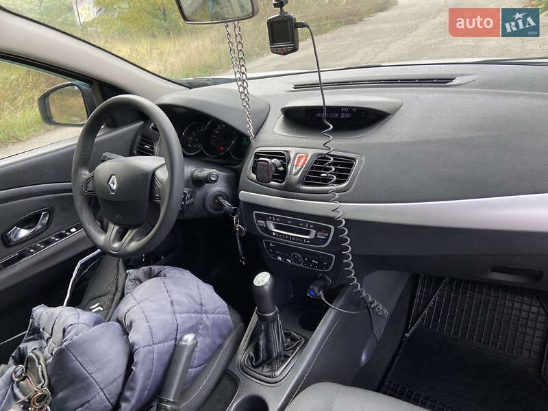 Седан Renault Fluence 2010 в Киеве