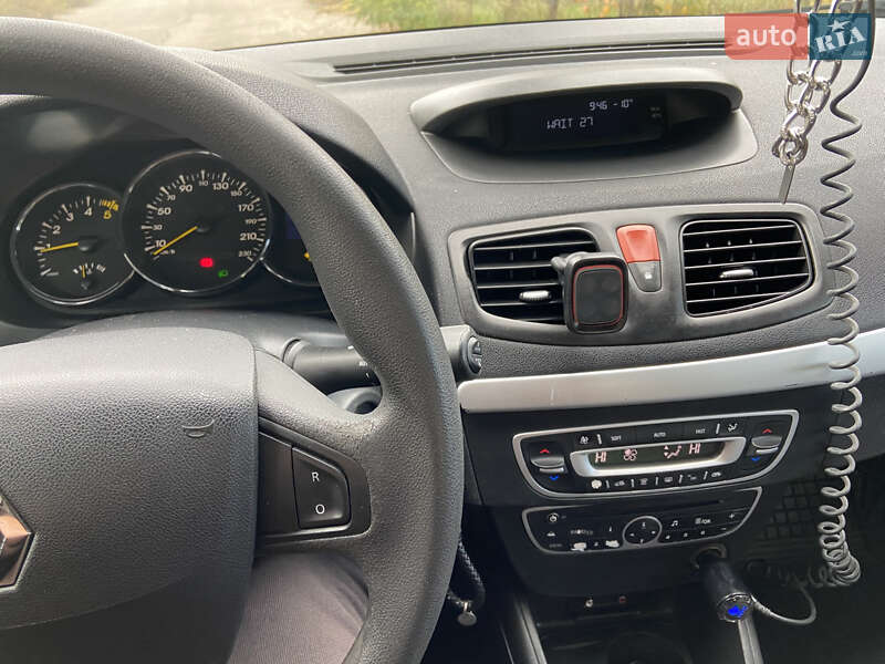 Седан Renault Fluence 2010 в Киеве
