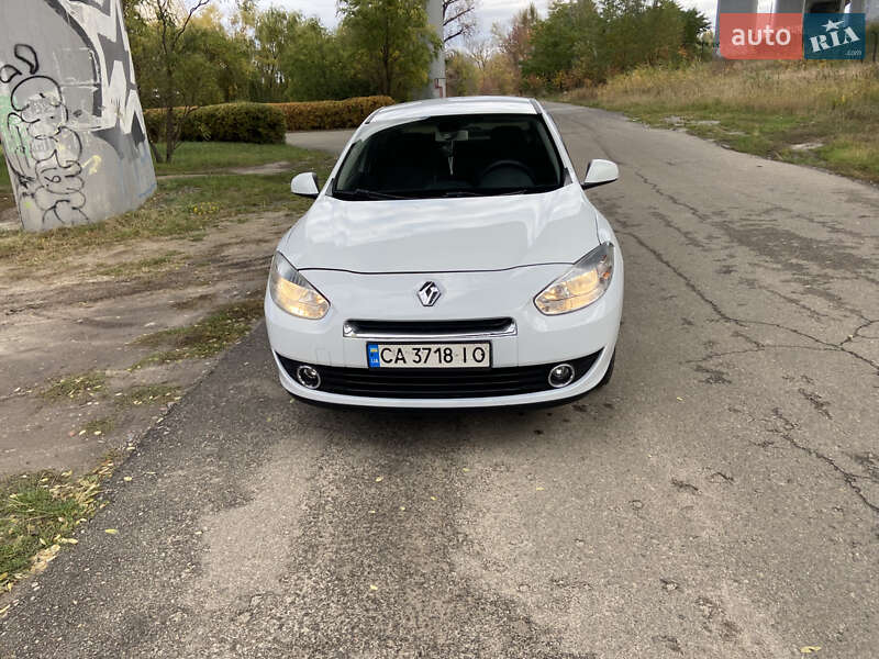 Седан Renault Fluence 2010 в Киеве