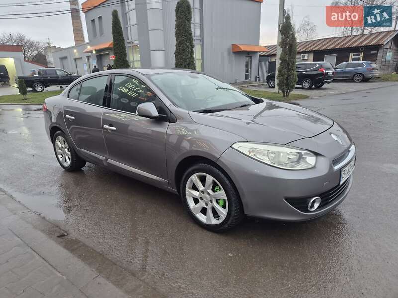 Седан Renault Fluence 2011 в Староконстантинове